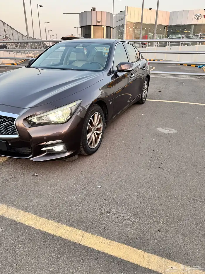 انفنتي Q50 موديل 2015 سعودي أربعه سلندر فل 26