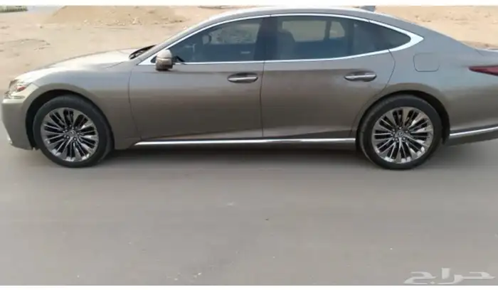 لكزس LS500 0