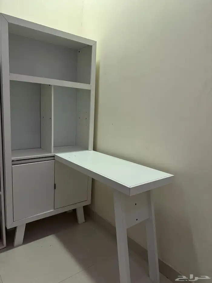 مكتبه مع طاوله نظيفه ( بيع مستعجل ) 0