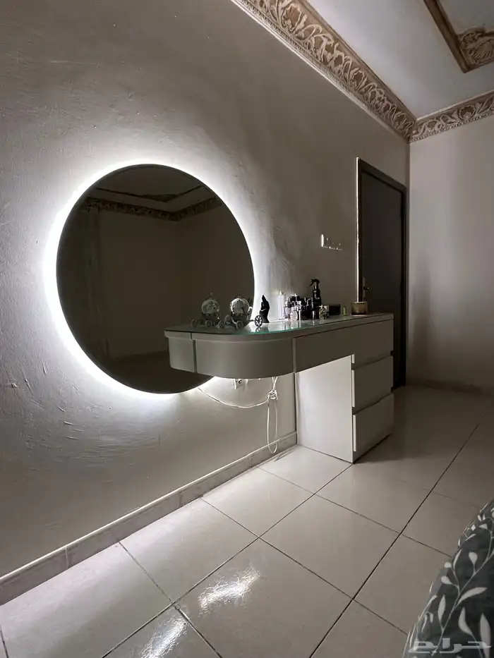 تسريحه مع اضاءة LED . 1