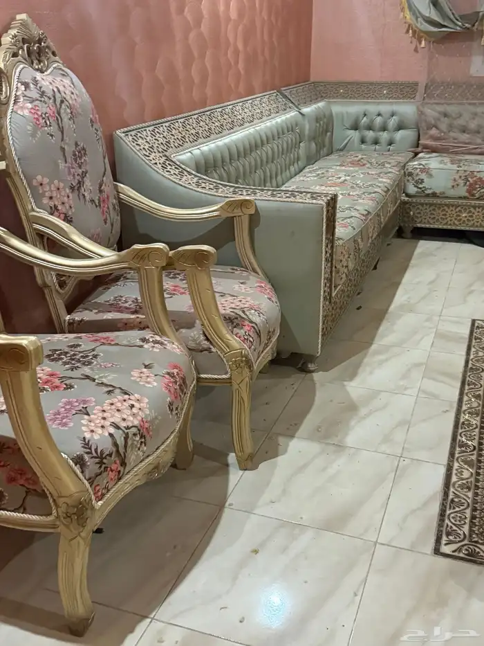 جلسه مغربيه مع ستايرها وطاولتين عشرة قطع 2