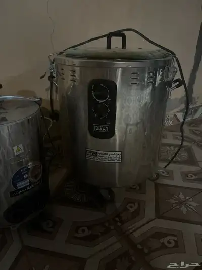 ثنين قدور كهربائيه مندي كبير وصغير ستخدام ثلاث أو أربع مرات 0
