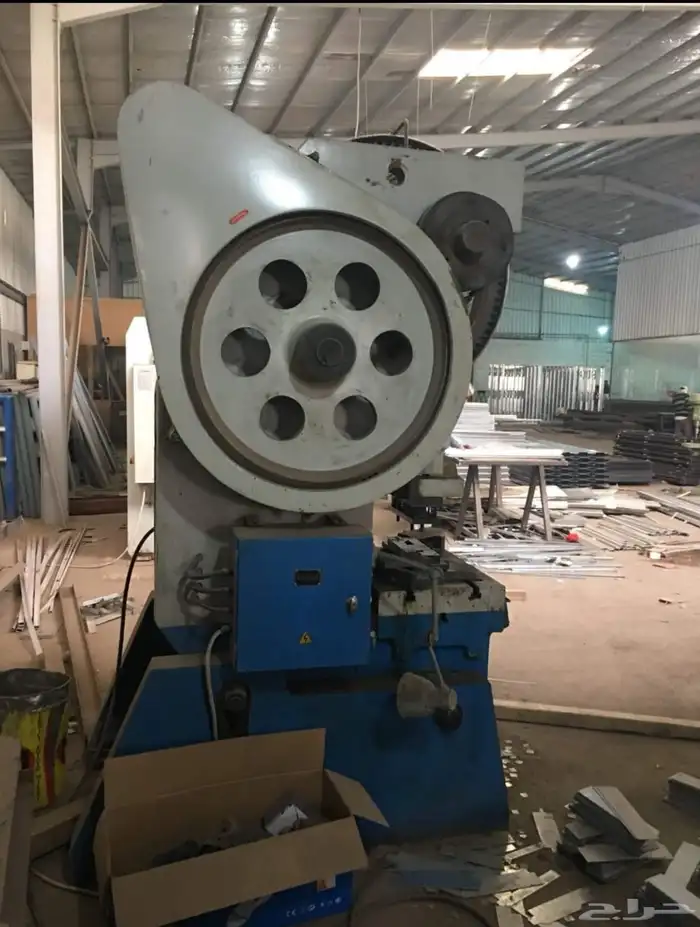 مصنع حداده ابواب وسلالم دربزينات درج شبابيك حماية حديد 7