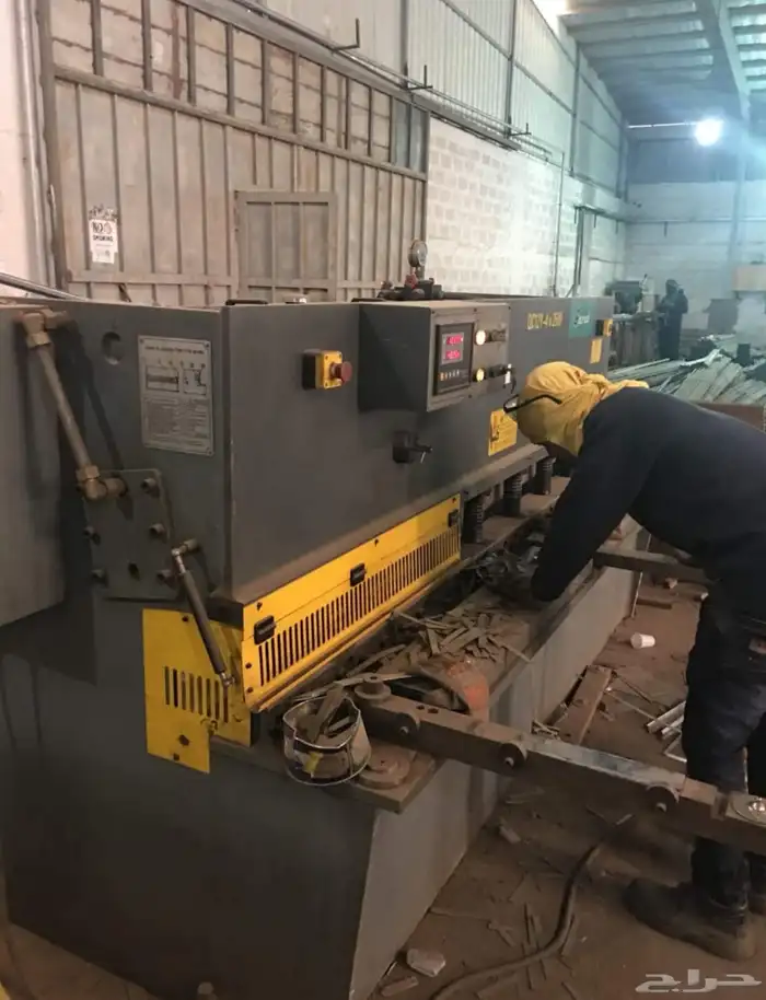 مصنع حداده ابواب وسلالم دربزينات درج شبابيك حماية حديد 9