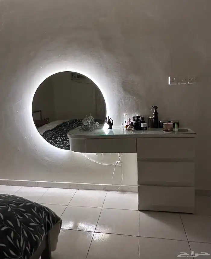 تسريحه مع اضاءة LED . 0