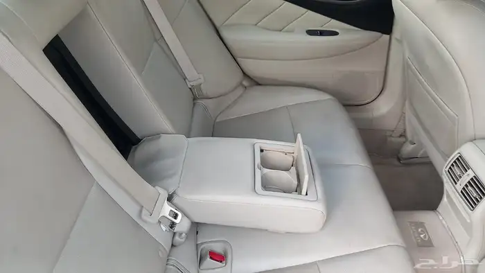 انفنتي Q50 موديل 2015 سعودي أربعه سلندر فل 38