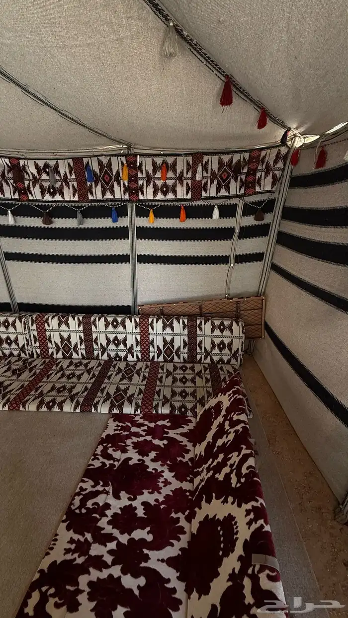 بيت شعر ابيض شبه جديد مع الاثاث 1