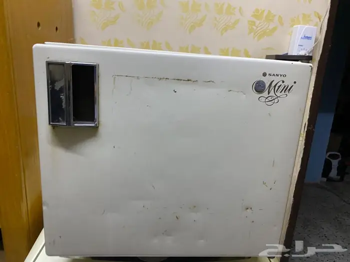 ثلاجه سانيو انتيكه قديمه 0