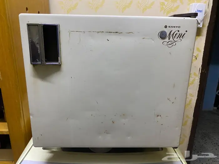 ثلاجه سانيو انتيكه قديمه 1