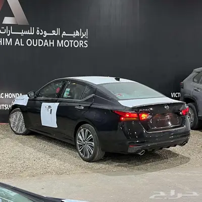 نيسان - التيما SV نص فل - 2024 رصاصي و اسود - كاش و اقساط 3