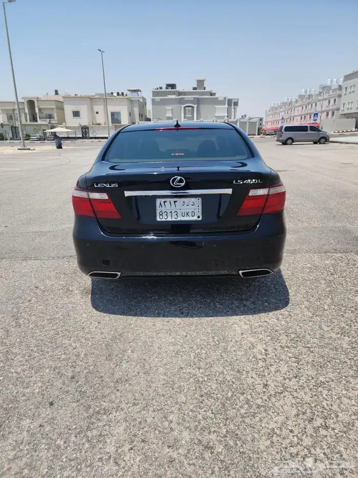 سيارة لكزس سودا للبيع 4