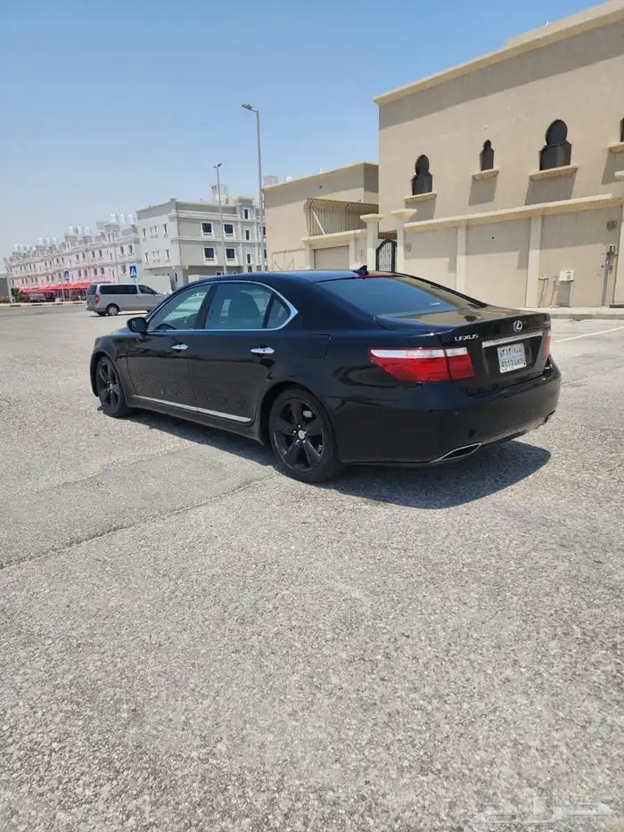 سيارة لكزس سودا للبيع 5