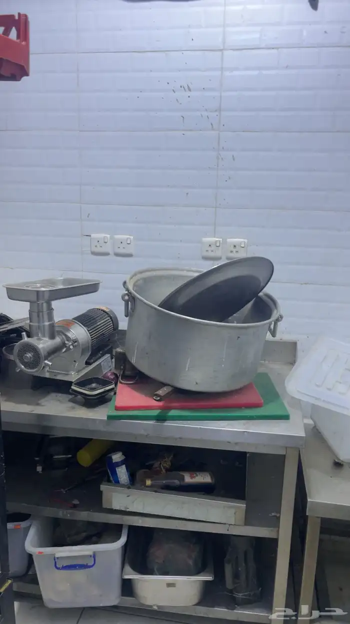 مطعم شاووما ومشاوي بكامل عدته للبيع 4
