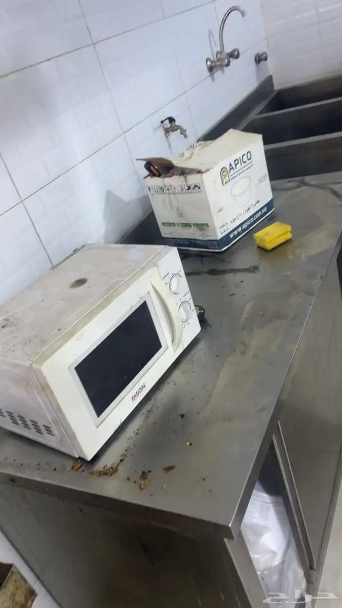 مطعم شاووما ومشاوي بكامل عدته للبيع 7