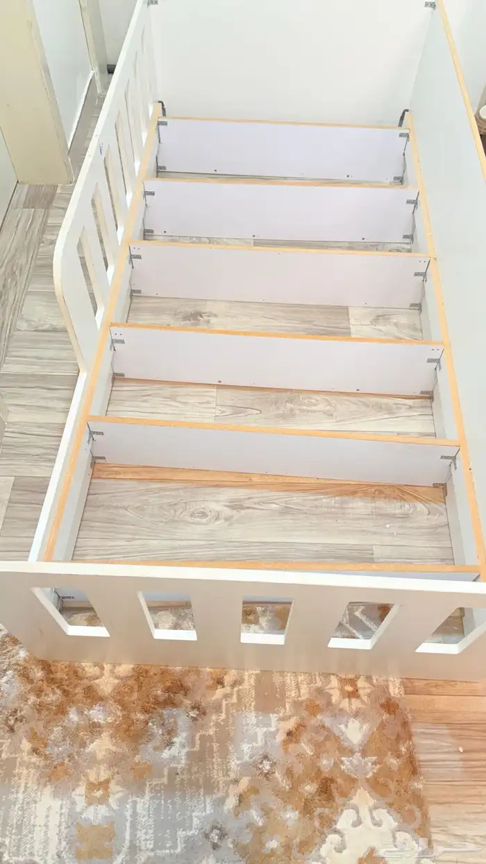 سرير اطفال بحواجز للبيع 0