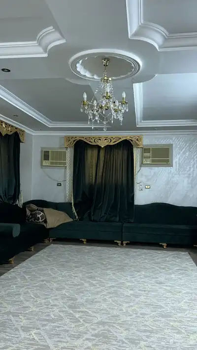 كنب مجلس نضيف 5X8 مع الستاير 3