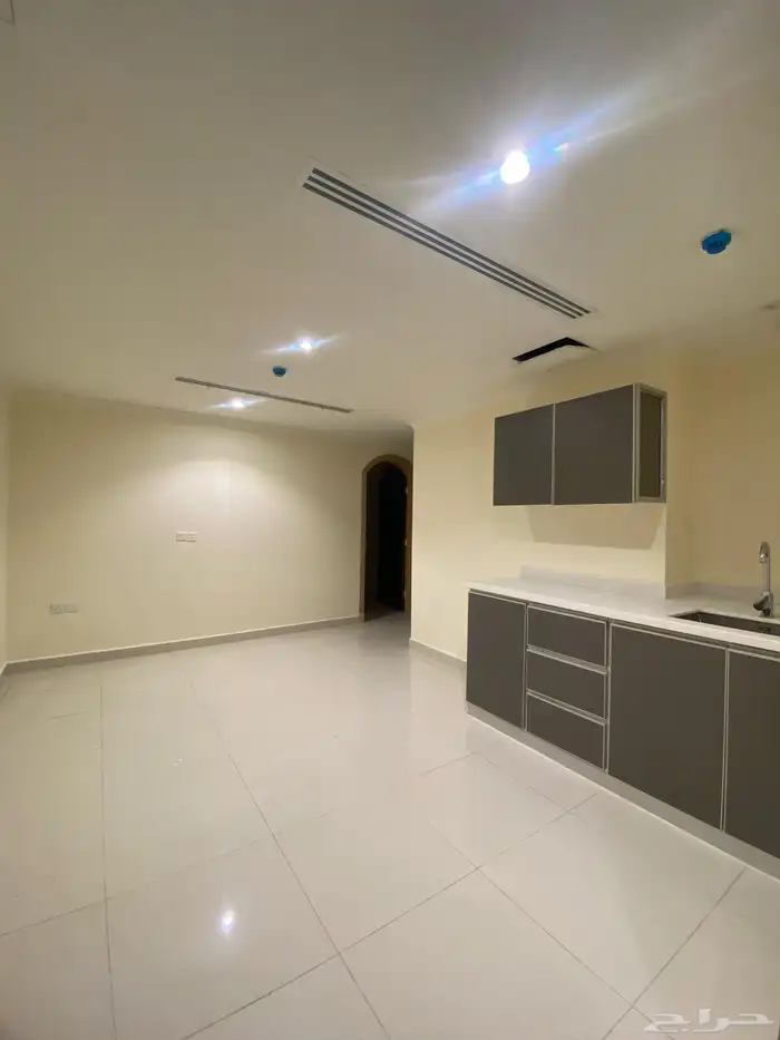 شقة سكنية للايجار بحي الزهور بالدمام 0