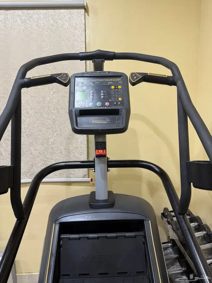 اجهزة رياضية اجهزة نادي درج نادي سلم نادي امريكي ماتريكس 4