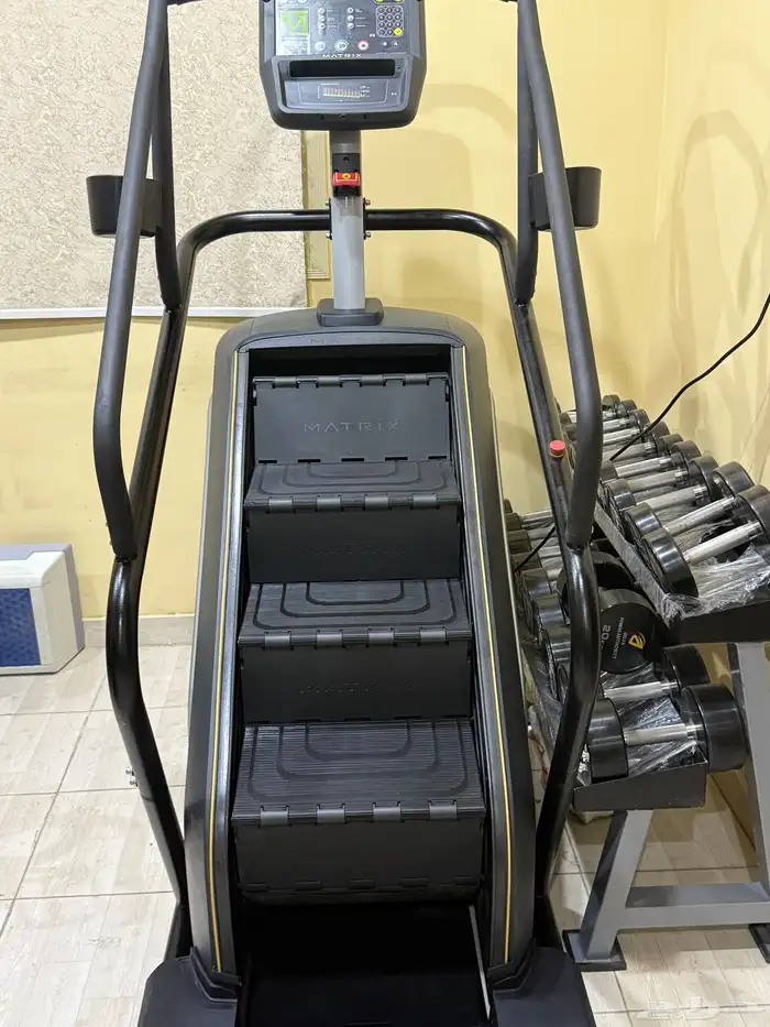 اجهزة رياضية اجهزة نادي درج نادي سلم نادي امريكي ماتريكس 3