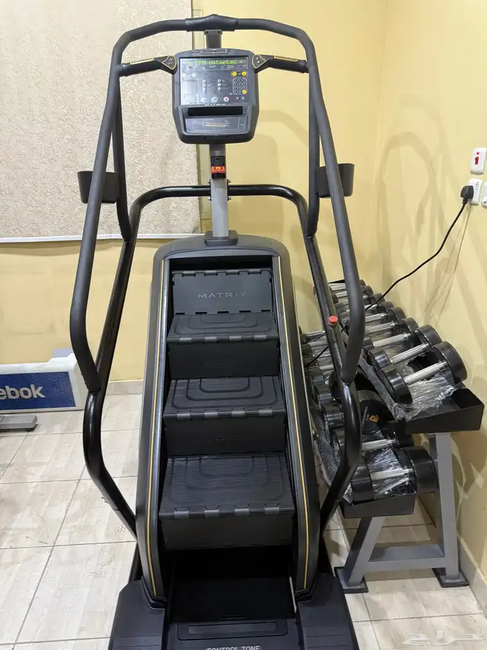 اجهزة رياضية اجهزة نادي درج نادي سلم نادي امريكي ماتريكس 0