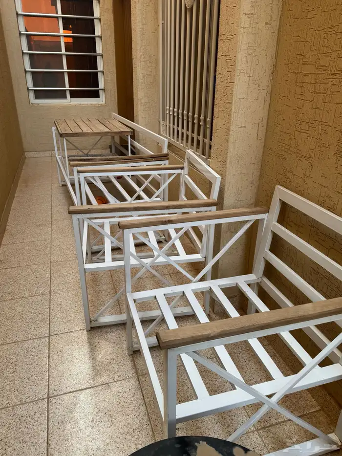 كرسي مفرده 2 وكرسي شخصين وطاوله 2