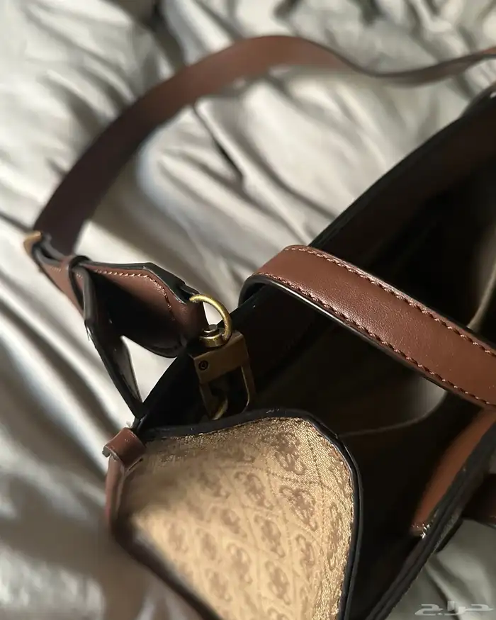 للبيع حقيبة يد نسائية ماركة جيس Guess 9