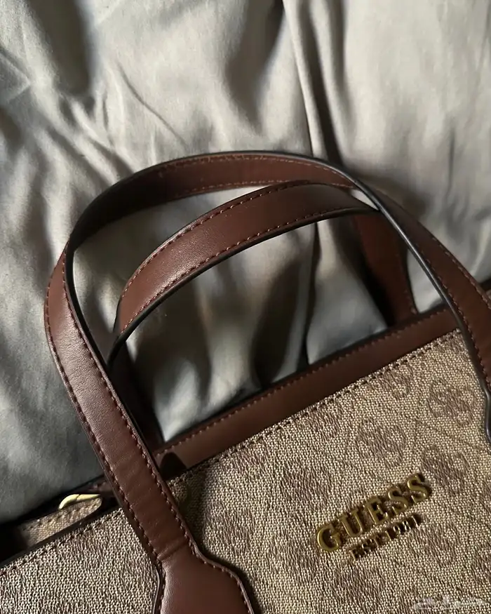 للبيع حقيبة يد نسائية ماركة جيس Guess 6