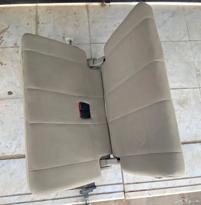 للبيع كنب سيارة باجيرو جيد جدا  علي السوم 0