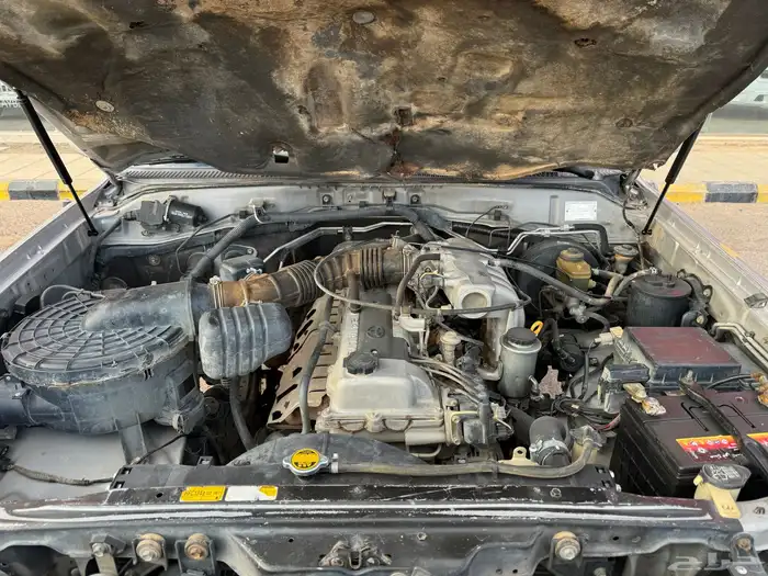 لاندكروزر 2002 GXR قير عادي نظيف 18
