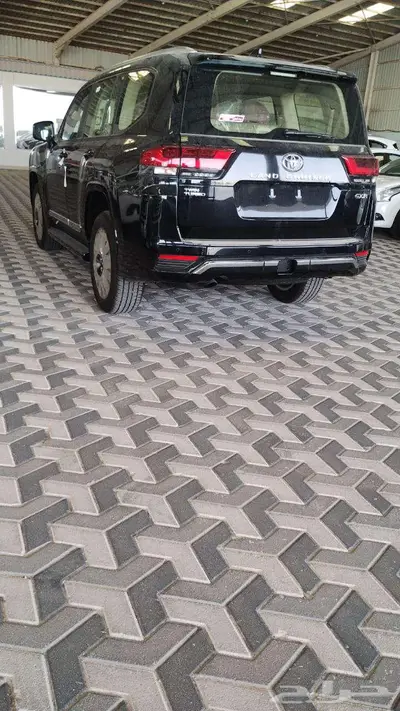 لاندكروزر جي اكس ار L3 وL4موديل 2025 اللون اسود 2