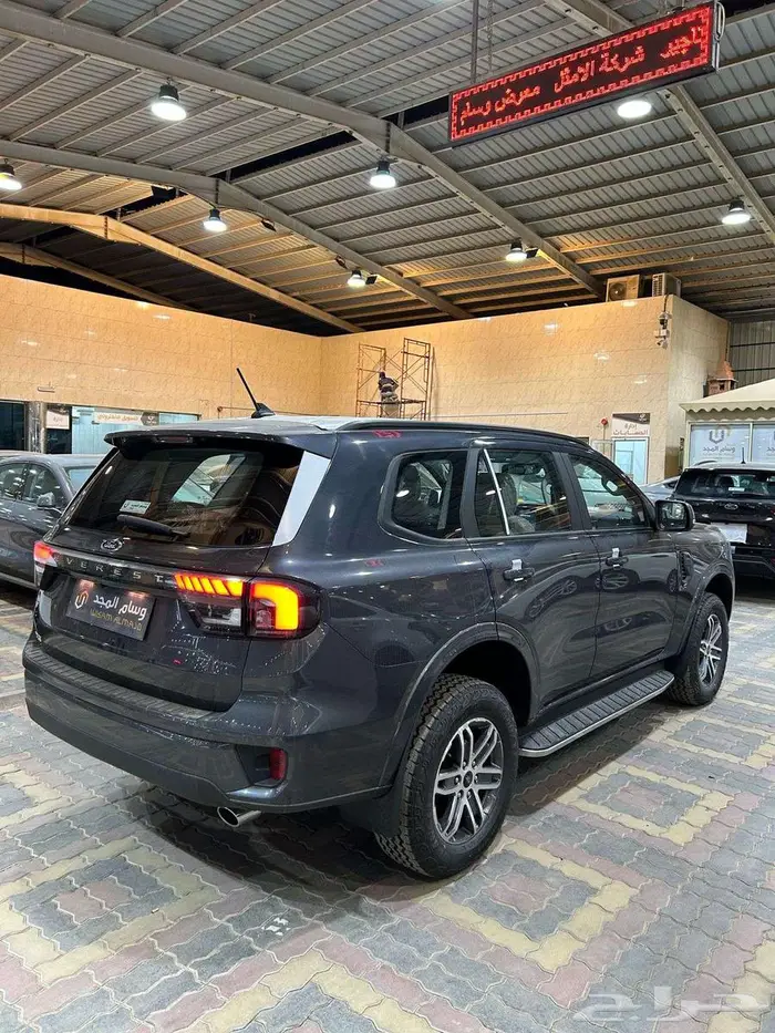 فورد ايفرست نص فل XLT موديل 2025 بنزين كاش وبنك 8