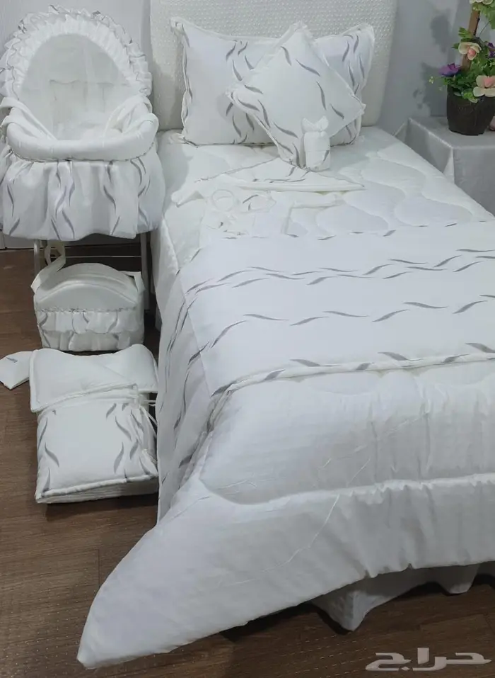 دفعه جديده من مفارش النفاس الراقيه 13