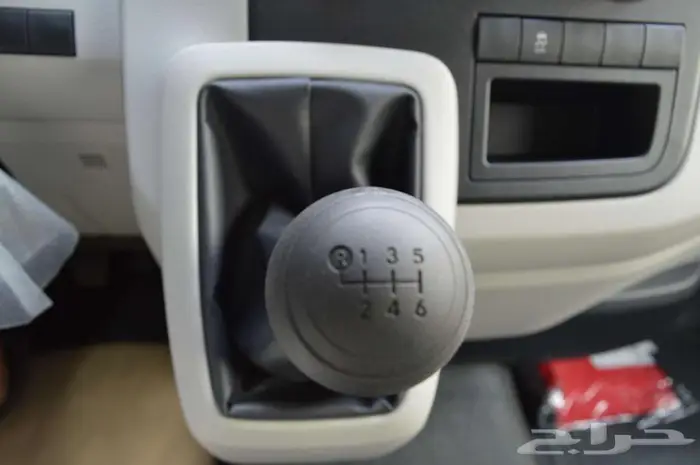 تويوتا باص هايس 2025 ديزل قير عادي عبداللطيف جميل 14