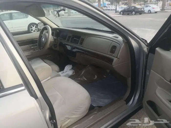 للبيع جراند ماركيز 2010 2