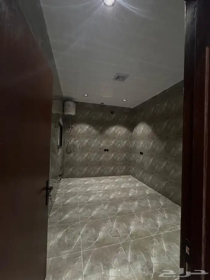 للبيع دور ارضي وعلوي منفصله في الندوه 4