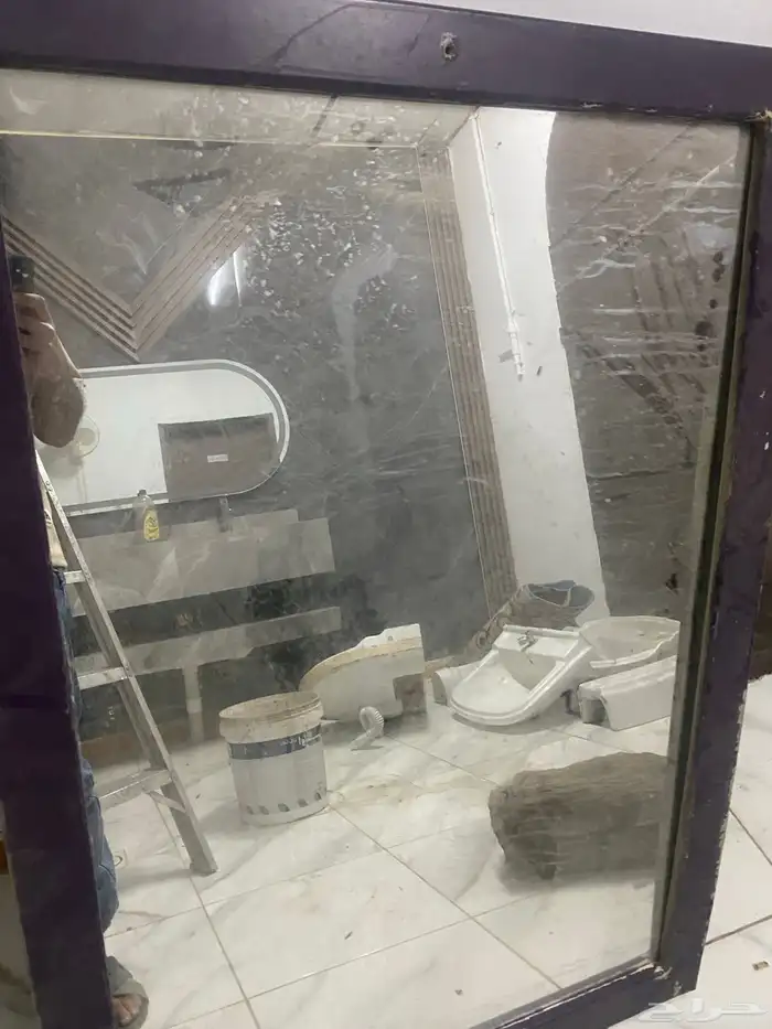 ثلاث مغاسل رجلين أم مراية 0