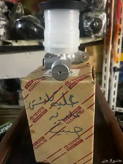 علبه كلتش جيب تايوتا من موديل 90 وطالع اصليه 1