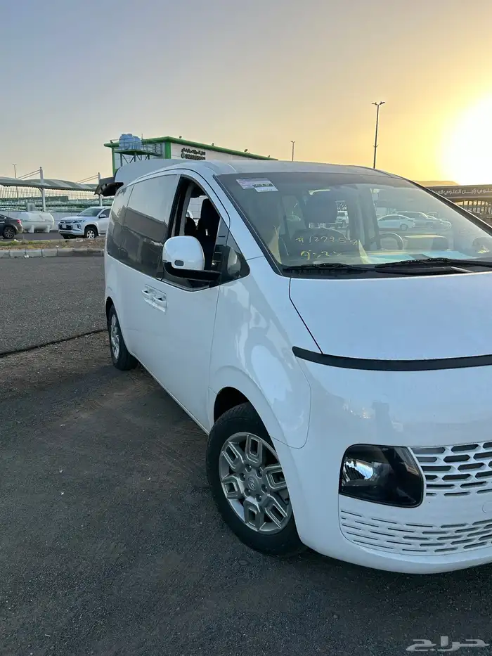 ستاريا 2023 ديزل للبيع الموقع المدينه المنوره ماشيه 19 الف 11