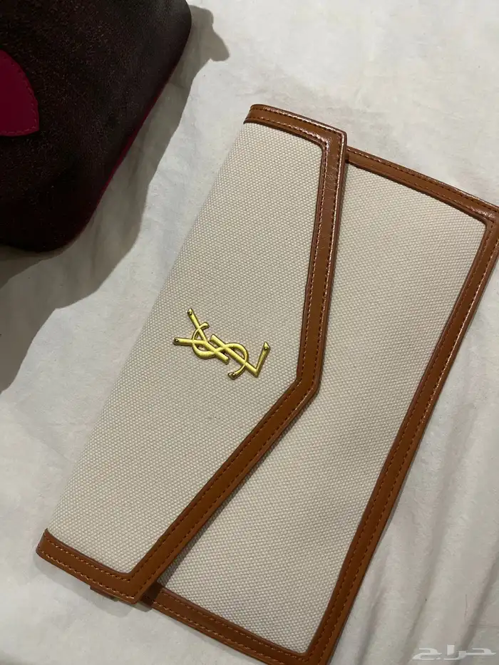 شنط ماركة ب150 ريال الشنطة غير قابل للتفاوض 0