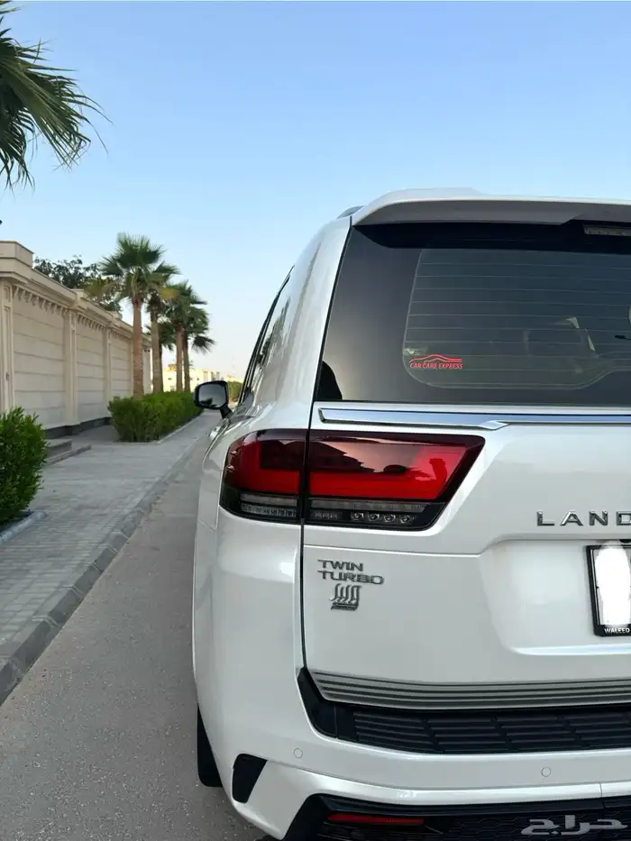 لاندكروزر VX-S 2024جديد 44