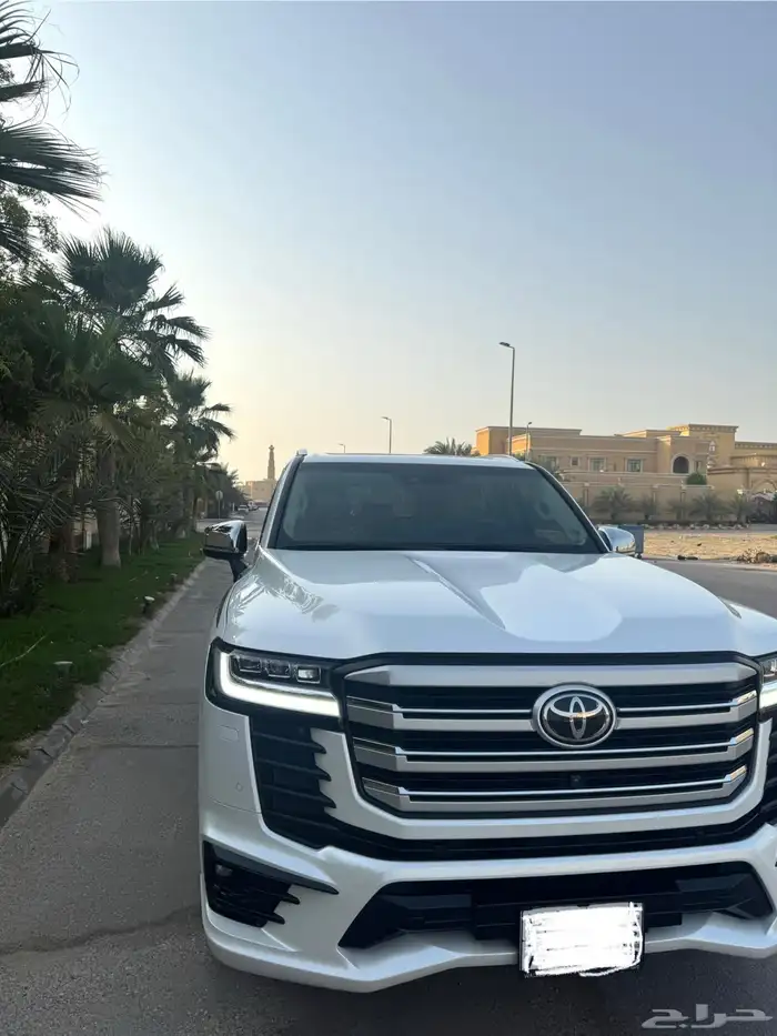 لاندكروزر VX-S 2024جديد 12