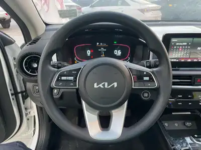 كيا سيراتو(K3) 2024 فل كامل فتحه سقف وارد الصين ( بنزين)1.5L 9