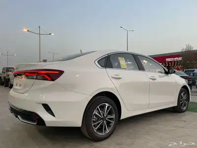 كيا سيراتو(K3) 2024 فل كامل فتحه سقف وارد الصين ( بنزين)1.5L 4