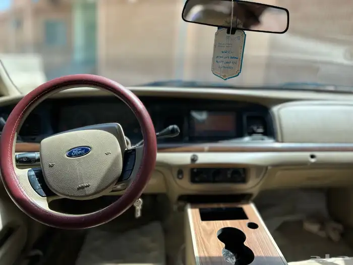 فورد فكتوريا ممشى قليل للبدل فقط بسيارة عائلية 3