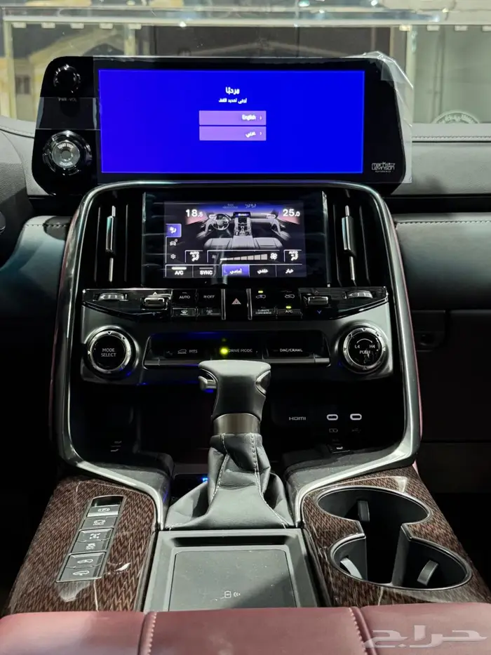 لكزسBB LX600 بريمي 2025 ابيض احمر 24