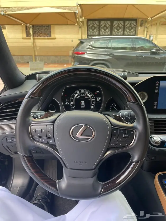 لكزس Ls500 8