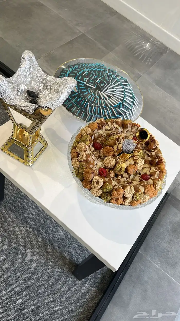 تمر محشي كيلو ونص بصحن كرستال وعبارات من اختياركم 5