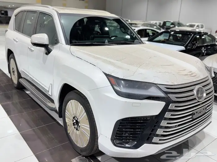 لكزسBB LX600 بريمي 2025 ابيض احمر 4