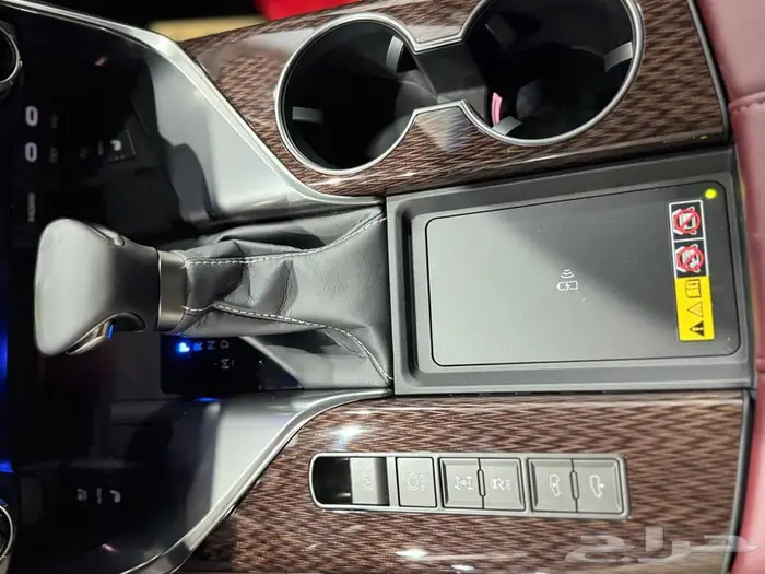 لكزسBB LX600 بريمي 2025 ابيض احمر 20