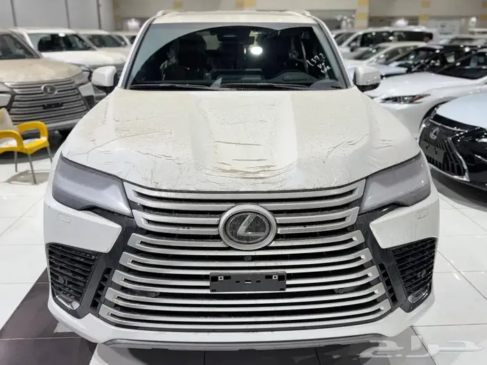 لكزسBB LX600 بريمي 2025 ابيض احمر 3